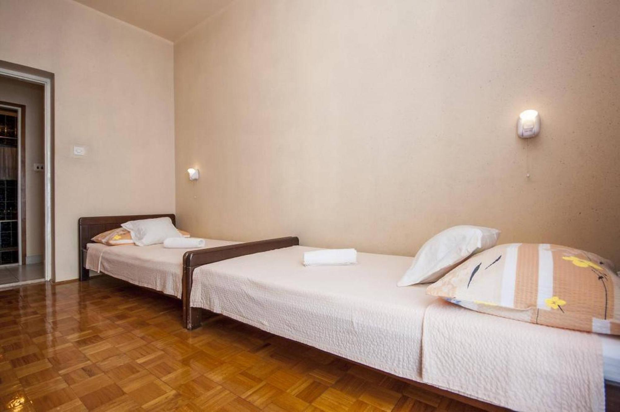 Apartments Zdenka Brodarica  Buitenkant foto